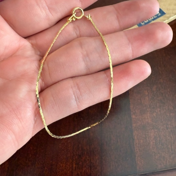 Vintage Jewelry - Korea Gold Tone Bracelet